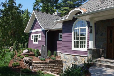 Purple Dream Detail - Diamond Kote® Building Products Purple Siding Exterior, Purple House Exterior, Diner Exterior, Brown House Exterior, Cottage House Exterior, Blue Siding, Purple House, House Colour, Victorian Exterior