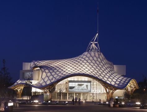 Centre Pompidou-Metz / Shigeru Ban Architects Aspen Art Museum, Large Building, Shigeru Ban, Pritzker Prize, New Architecture, Parametric Architecture, Wood Architecture, Japanese Architect, Timber Structure