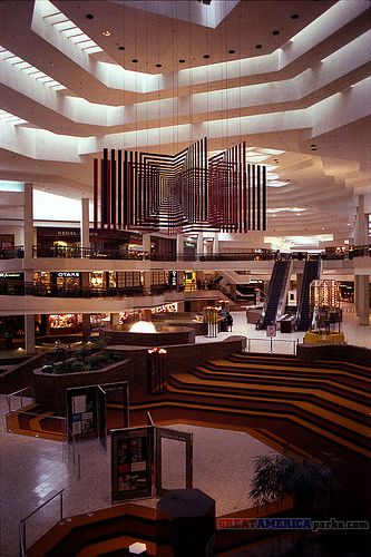 1980s Mall Aesthetic, American Dream Mall Aesthetic, 1980s Mall, 80s Mall Stores, 70s Shopping Mall, Woodfield Mall, Steven Wilson, 70s Interior Design, 80s Interior Design