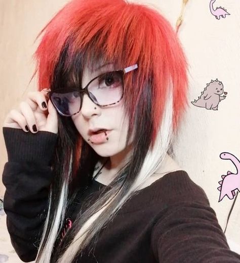 Emo Hair Color, Red Scene Hair, Goth Scene, Emo Hair, Scene Emo, Hair Red, Scene Hair, Emo Goth, Emo Scene