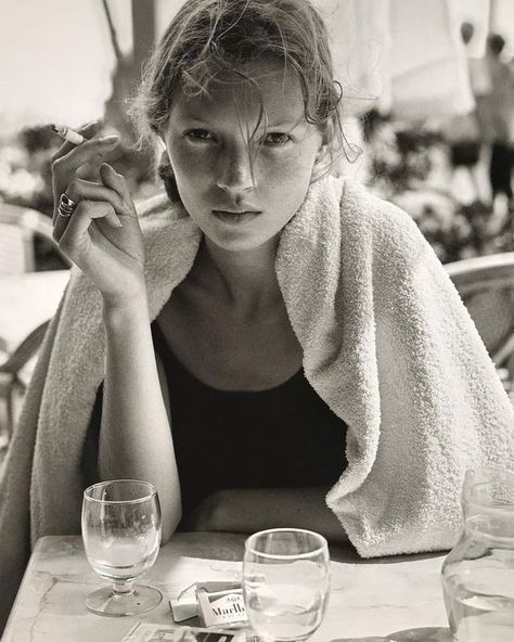 Supermodel Body, Kate Moss Style, Queen Kate, Miss Moss, Mario Sorrenti, 90s Models, Albufeira, Ella Moss, Swimming Outfit