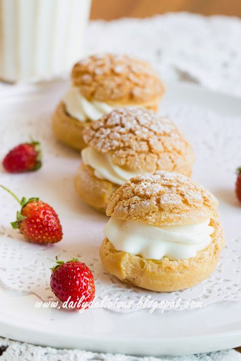 dailydelicious: Three Flavors Choux cream: One recipe three variations Choux Cream, Custard Desserts, Perfect Pie Crust, Choux Pastry, Small Desserts, Great British Bake Off, Stay With Me, Perfect Pies, Cream Puffs