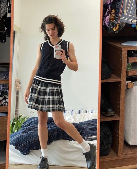 BOYS IN SKIRTS #femboy #femboyfriday #boysinskirts Boys Wearing Skirts, Dark Harry, Boys In Skirts, Guys In Skirts, Conan Grey, Men Wearing Skirts, Conan Gray Aesthetic, Images Harry Potter, Harry Potter Jokes