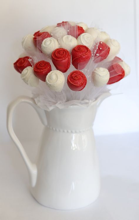 Rose Cake Pops Bouquet, Valentine Cake Pops Bouquet, Valentines Cake Pops, Red And White Cake, Sweet 15 Cakes, Valentine Chocolate Covered Strawberries, Rose Cake Pops, Valentine Cakes, Cake Pop Bouquet