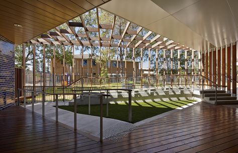 Image 5 of 11 from gallery of Woy Woy Rehabilitation Unit  / Woods Bagot. Photograph by Peter Bennetts Rehabilitation Center Architecture, Woods Bagot, Rehabilitation Centre, Hospital Architecture, Marketing Products, Deck Projects, Rehabilitation Center, Timber Deck, Architecture Exterior