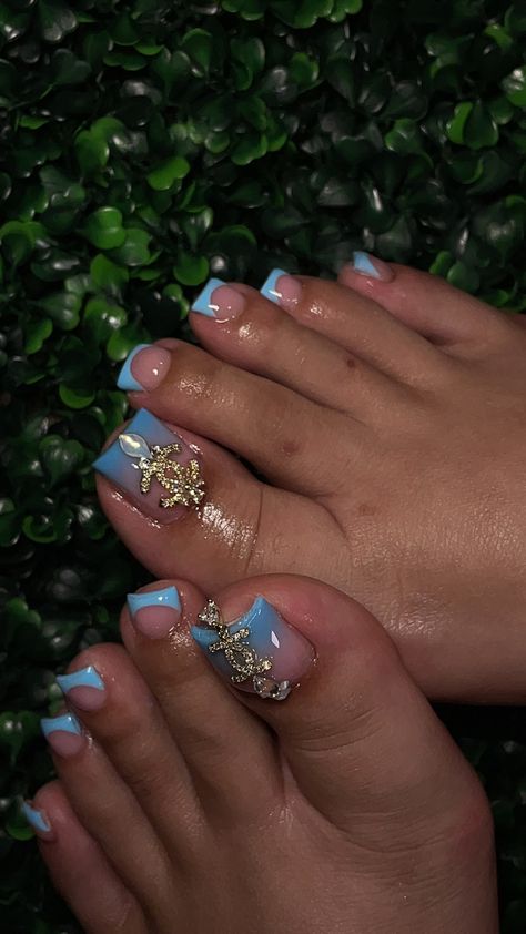 Bling Toe Nails, Toes Nails Designs, Kitty Aesthetic, Aesthetic Disney, Pedicure Nail Designs, Gel Toe Nails, Acrylic Toes, Acrylic Toe Nails, Pretty Toe Nails