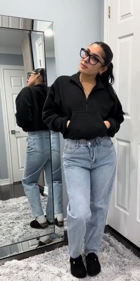 Aesthetic Outfits For Black Women, Week Of Winter Outfits, September Casual Outfits, Black Women Fashion Outfits, Pretty Comfy Outfits, Lazy Outfits For Work, How To Style Mom Pooch, Midsize Outfits Comfy, Lazy Fall Fits