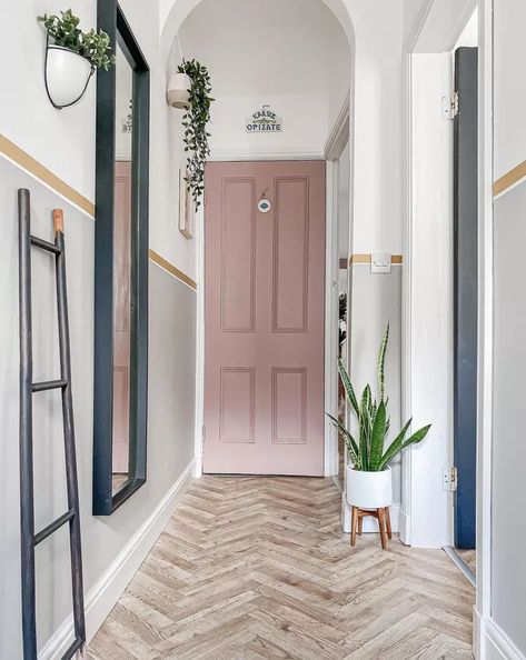 20 Stylish Rooms That Prove Blush Is the New Black Light Beige Paint Colors, Half Painted Walls, Aesthetic Interior Design, Narrow Hallway Ideas, Paint Trends, Small Entryways, Hal Decor, Pink Door, Small Space Design