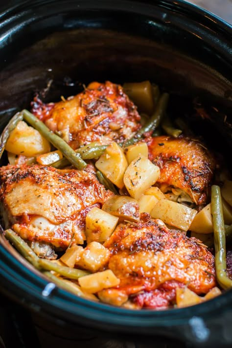 Slow Cooker Full Chicken Dinner - The Magical Slow Cooker Slow Cooker Full Chicken, Full Chicken, Pot Recipes Healthy, Pot Recipes Easy, Crockpot Recipes Beef, Crockpot Dishes, Chicken Potatoes, Crock Pot Slow Cooker, Crockpot Recipes Slow Cooker