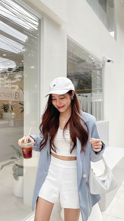 Summer Outfits Japan, Japan Outfit Summer, Spring Outfits Japan, Model Tiktok, Business And Management, Japan Outfits, Korean Summer Outfits, Real Estate Investment Trust, Outfit Korean Style