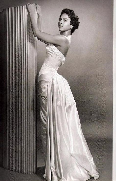 Dorothy Dandridge Black Hollywood Glamour, Dorothy Dandridge, 50s Women, Black Actresses, Barbara Stanwyck, Vintage Black Glamour, Black Hollywood, Black Femininity, Old Hollywood Glamour