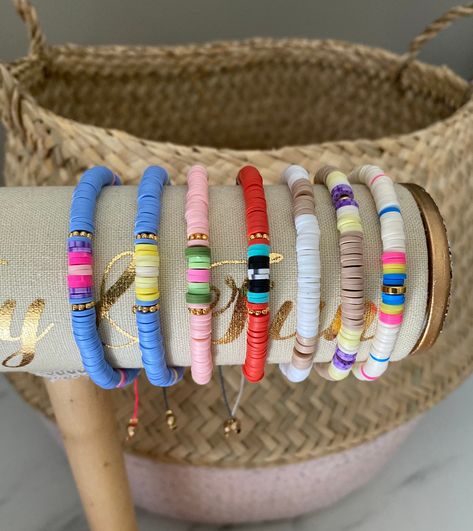 Surfer Bracelets, Gold Ornaments, Heishi Beads, Pearl Shell, Jewelry Business, How To Make Beads, Arm Band, Necklaces Bracelets, Hippie Boho