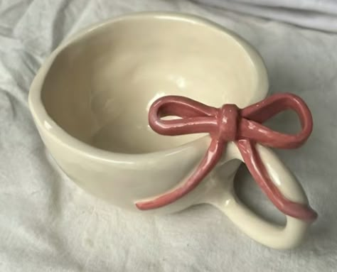 Aesthetic Clay, Tanah Liat, Pretty Mugs, Clay Diy Projects, Keramik Design, Pottery Crafts, Ceramics Pottery Art, Diy Pottery, Clay Art Projects