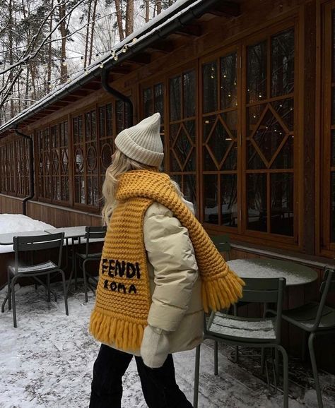 Yellow Scarf Outfit, Holiday Outfit Inspiration, Japan Winter, Sleek Dress, Yellow Scarf, Scarf Outfit, Simple Fits, Women Lifestyle, Neutral Fashion