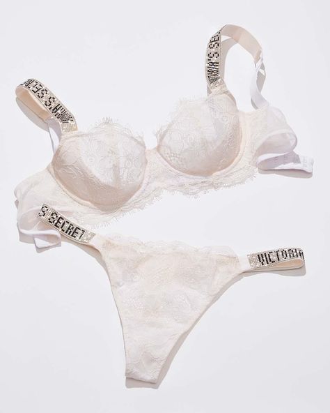 Victoria’s Secret aesthetic. Victoria’s Secret bra. Secret Aesthetic, Lingerie Aesthetic, Bra Outfit, Vs Bras, Victoria Secret Lingerie, Victoria Secret Bras, Victoria Secret, Victoria’s Secret, Cool Girl