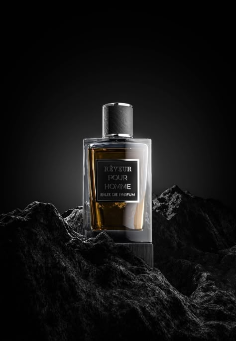 Beautiful Product Photography, Perfume Product Photography Ideas, High End Product Photography, Cool Product Photography, Parfum Photography Ideas, Black Product Photography, Commercial Product Photography Ideas, Dark Product Photography, C4d Product