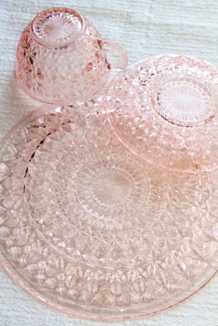 Cute Dishes Sets, Bows Pattern, Buttons And Bows, Pink Dinnerware, Pink Dishes, Vintage Dishware, Pink Glassware, Glass Dinnerware, Antique Dishes