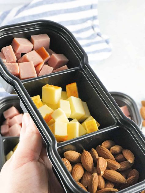 Homemade Snack Boxes, Diy Protein Snack Boxes, Diy Protein Snack Packs, Diy Protein Packs, Protein Packs Diy, High Protein Snacks Boxes, Diy Snack Packs, Protein Snack Packs Diy, Diy P3 Protein Pack