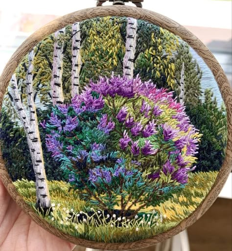 Bush Embroidery, Disney Mignon, Lilac Bush, Landscape Embroidery, Embroidery Lessons, Embroidery Wall Art, Trees And Flowers, Embroidered Art, Thread Art