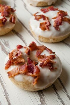 Maple Bacon Donut, Bacon Donut, Homemade Donuts, Doughnut Recipe, Maple Bacon, Baked Donuts, Donut Recipes, Breakfast Treats, Pavlova