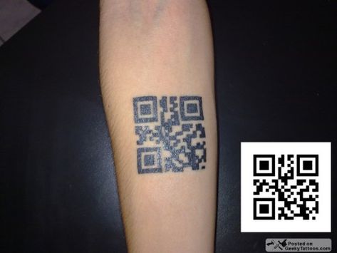 This QR code tattoo reads "hold on" when scanned, in reference to a Good Charlotte song. Found via Neatorama. Qr Code Tattoo, Art Qr Code, Code Tattoo, Tech Tattoo, Barcode Tattoo, Tattoo Test, Nerd Tattoo, Technology Theme, Coded Message