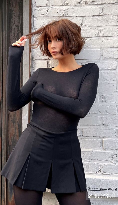 Taylor Lashae Hair, Taylor Lashae, Academia Aesthetic Outfit, Pixie Bob Hairstyles, Clothing Guide, Short Black Hairstyles, Bob Styles, Cut My Hair, Cut And Color