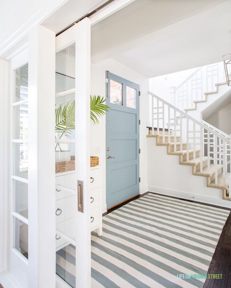 Beach House Entryway, Beach Home Interiors, Beach House Colors, Summer Beach House, Beach House Living Room, Seaside House, Pool Pool, Beach House Exterior, Tuesday Afternoon