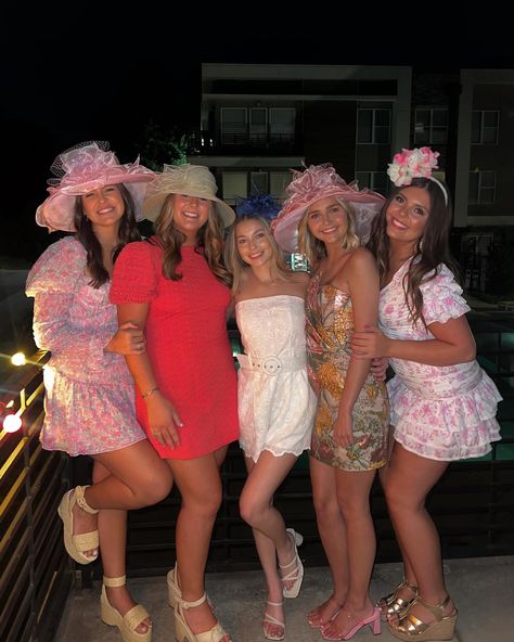 talk derby to me! 🪩🏇🥂 Derby Themed Party Outfits, Ky Derby Outfits, Derby Aesthetic, Kentucky Derby Attire, Talk Derby To Me, Kentucky Derby Outfit, Derby Attire, Ky Derby, Derby Outfits