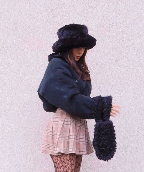 Alberita Nicki, Inspo Photoshoot, Fluffy Bucket Hat, Background Story, Fall 23, Barbie Dress Fashion, Fancy Bags, Next Clothes, Coat Outfits