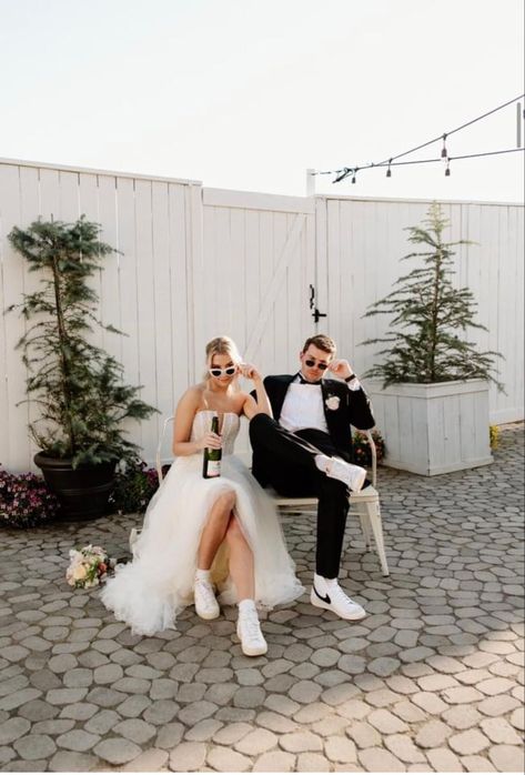 Edgy Wedding, Pre Wedding Photoshoot Outfit, Wedding Picture Poses, White Magnolia, Wedding Photos Poses, Courthouse Wedding, Civil Wedding, Atlanta Wedding, Pre Wedding Photoshoot