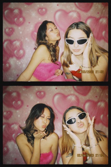 Galentines Fit Ideas, Galentines Party Photoshoot, Galentines Party Pictures, Galentines Aesthetic Photos, Galentines Pj Party, Galentines Activity Ideas, Galentines Photobooth, Galentines Aesthetic Party, Valentines Friends Party