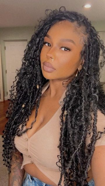 Goddess Faux Locs Short, Goddess Locs Blonde, Waterfall Locs, Vacation Hair Ideas, Fairy Locs, Dubai Fits, Mermaid Locs, Black Women Hair Styles, Dread Ideas