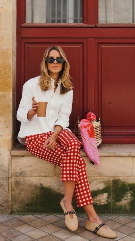 Playful Feminine Style, Portuguese Outfit Women, August Fashion 2024, Autumn Color Palette Fashion, How To Wear Shirt, Eclectic Fashion, Fashion Lookbook, Printed Pants, Spring Summer Outfits