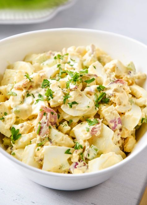 This Whole30 Egg Salad with Bacon can easily be prepped ahead and enjoyed for breakfast or lunch! Made with bacon, celery, red onion, mayo & mustard! #eggsalad #withbacon Egg Salad With Bacon, Egg Salad Recipes, Homemade Mayo Recipe, Bacon Egg Salad, Potato Salad With Egg, Easy Potato Salad, Chips Ahoy, Primal Kitchen, Fruit Salad Recipes