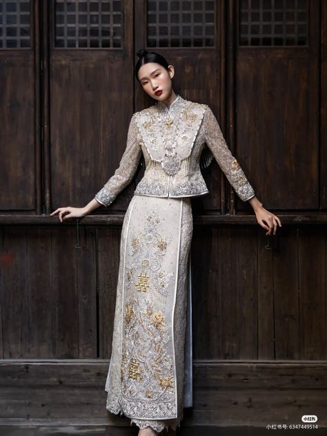 Sangjit Dress, Cheongsam Wedding, Wedding Qipao, Chinese Fancy Dress, Baju Kahwin, Chinese Wedding Dress, Kaftan Designs, Chinese Style Dress, Elegant Outfit Classy