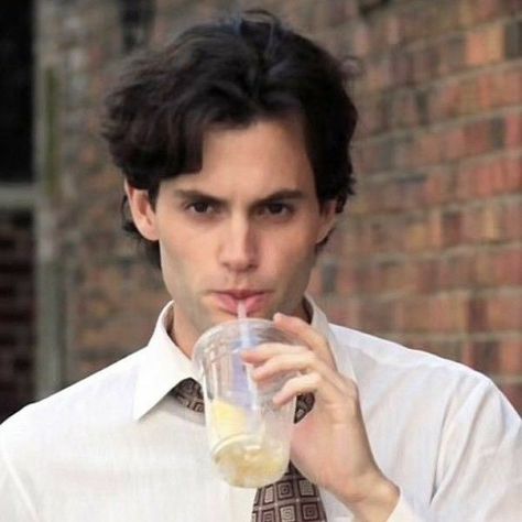 Penn Badgley Easy A, Young Penn Badgley, Penn Badgley Icon, Joe Goldberg Icon, Joe Goldberg Stalking, Pen Badgley, Icon Layout, Joe Goldberg, Dan Humphrey