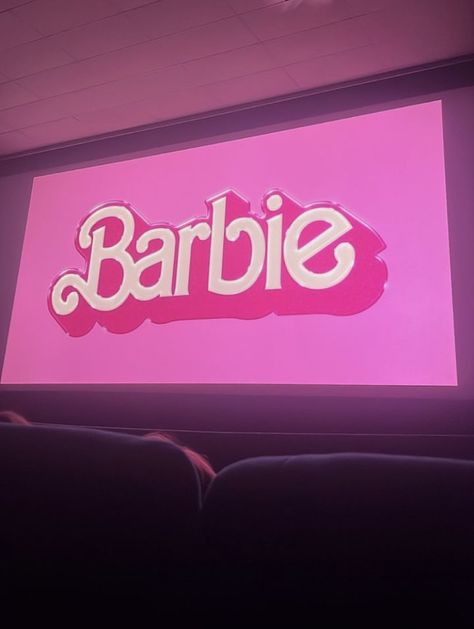 Baribie movie. Barbie aesthetic. Pink. Barbie with friends. Movies. Movie night. Girls movie night. Girls night. Kensome. Margot Robbie Barbie Movie With Friends, Pink Movie Night Aesthetic, Barbie Movie Sleepover, Movie Night Barbie, Pink Themed Sleepover, Pink Slumber Party Aesthetic, Barbie With Friends, Pink Movie Night, Barbie Movie Night