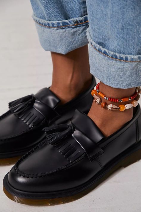 Men’s Shoe Trends 2024: Penny Loafers, Mary Janes, Combat Boots & More – StyleCaster Dr Martens Adrian Loafers, Loafers Women Outfit, Adrian Loafers, Chunky Loafers Outfit, Black Loafers Outfit, Dr Martens Adrian, Loafers Outfit, Comfort Fashion, Chunky Loafers