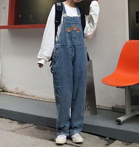 Baggy Denim Overalls, Oversized Overalls Outfit 90s, Fabric Overalls Outfit, Baggy Dark Wash Overalls, Womans Overalls, Baggy Jumpsuit Outfit, Cute Overalls Outfits, Loose Overalls Outfit, Baggy Overalls Outfit 90s