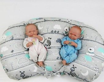 Twin Feeding Pillow, Twin Pillow, Feeding Twins, Twin Nursing Pillow, Cube Storage Unit, Babies Stuff, Toddler Stuff, Feeding Pillow, Nursing Mother