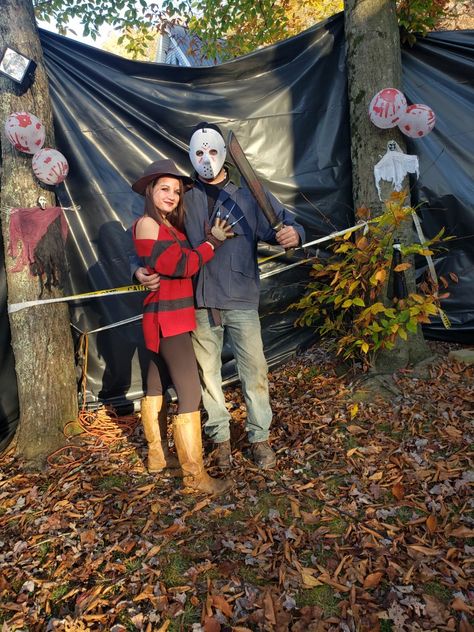 Couples Freddy Kruger, Freddy Krueger And Michael Myers Costume, Freddie Kruger Couple Costume, Couple Freddy Kruger, Freddy Krueger And Jason Couple Costume, Freddie And Jason Couple Costume, Freddy Kruger Couple Costume, Freddy Krueger And Jason Costume, Jason Couple Costume