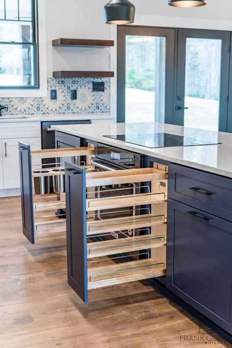 Kitchen Pull Out Drawers, Kitchen Spice Storage, Island With Stove, Kitchen Island With Stove, Classical Kitchen, Kitchen Island Storage, Goals 2024, Kitchen 2024, Kitchen Box