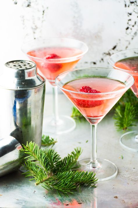 Elderflower Martini, Elderflower Cocktail, Raspberry Cocktail, Greek Yogurt Parfait, Avocado Pudding, Recipe For Teens, Lemon Drop Martini, Classic Martini, Fruity Cocktails