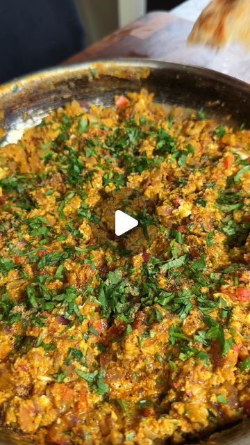 Vimarsh Patel on Instagram: "Indian meals made easy: EP 10
Recipe: amateurprochef.com OR link in bio 
Egg Bhurji A.K.A Masala Scrambled Eggs

#homecooking #easyrecipe #eggs" Egg Bhujia Recipe, Egg Bhurji Recipes, Bhujia Recipe, Bharta Recipe, Egg Bhurji, Egg Masala, Indian Meals, Desi Khana, Easy Eggs