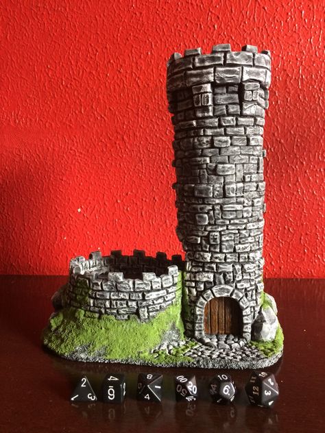 Diy Dice Tower Pringles, Castle Layout, Dnd Diy, Dnd Crafts, Dungeon Master Screen, Dungeons And Dragons Miniatures, Dungeons And Dragons Dice, Castle Art, Dice Tower