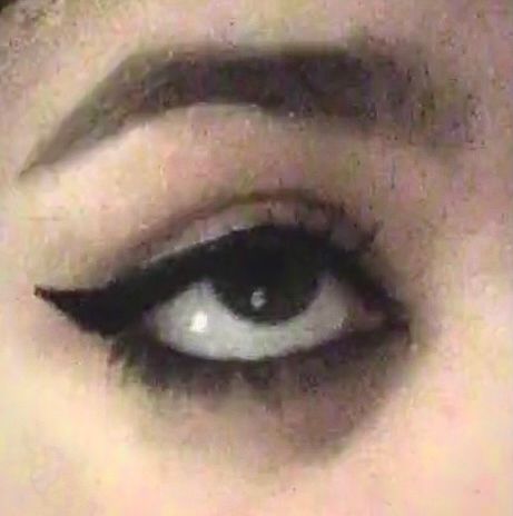 Smudged Eyeliner, Punk Makeup, Outfits 2000s, Swag Makeup, Baddie Aesthetic, Cool Makeup Looks, Makeup Tut, Emo Makeup, Dope Makeup