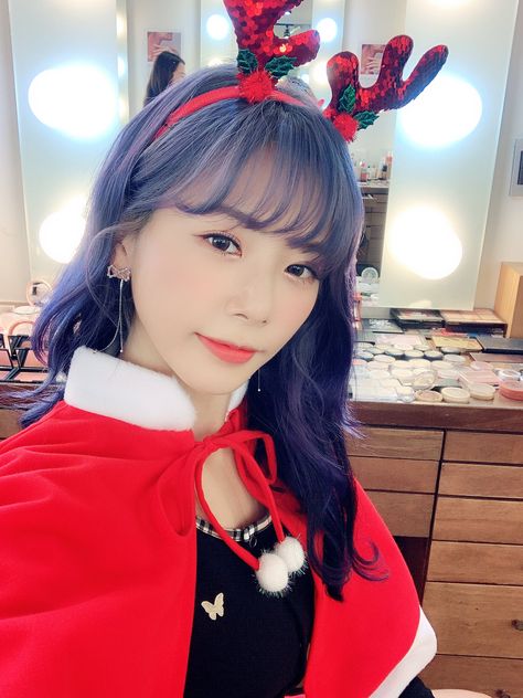 Dreamcatcher Christmas Kpop, Dreamcatcher Christmas, Christmas Kpop, Kpop Christmas, Dreamcatcher Kpop, Kpop Photocards, Jiu Dreamcatcher, Kim Minji, Pink Princess