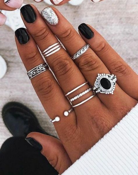 Dip Nails With Accent Nail, Black Gel Nails Ideas, Black Shellac Nails, Black And Silver Nails Ideas, Nail Hot, Short Coffin Nails Designs, Rock Nails, Shellac Manicure, Mens Nails