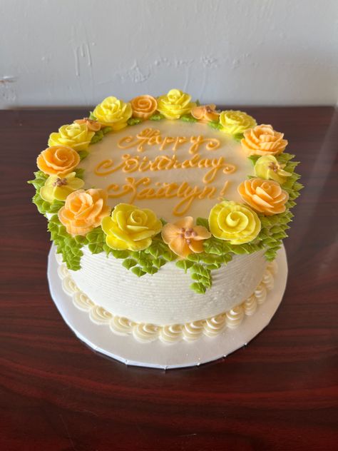 Yellow Floral Cake, Yellow Cakes Decoration, Yellow Flower Cake, Orange Cake Decoration, Flower Cake Ideas, Everyday Cakes, Flower Cake Design, Yellow And Orange Flowers, Cake Wallpaper