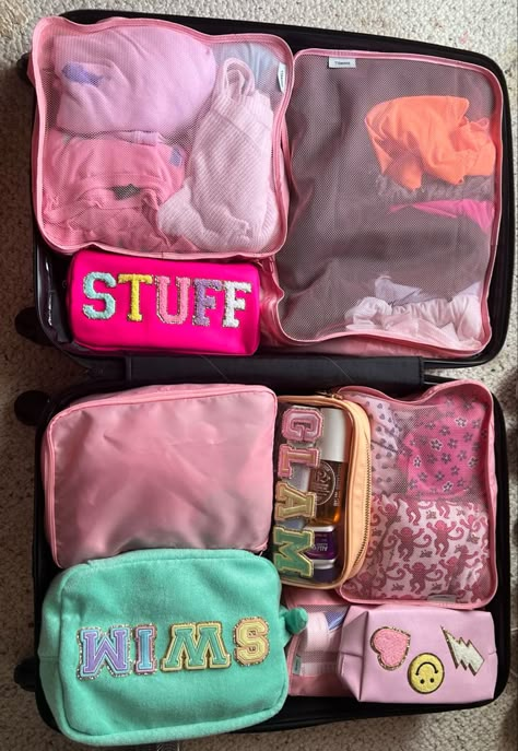 Preppy Luggage, Preppy Travel Bags, Preppy Packing, Preppy Vacation, Preppy Travel, International Travel Essentials, Travel Packing List, Summer Packing, Travel Bag Essentials